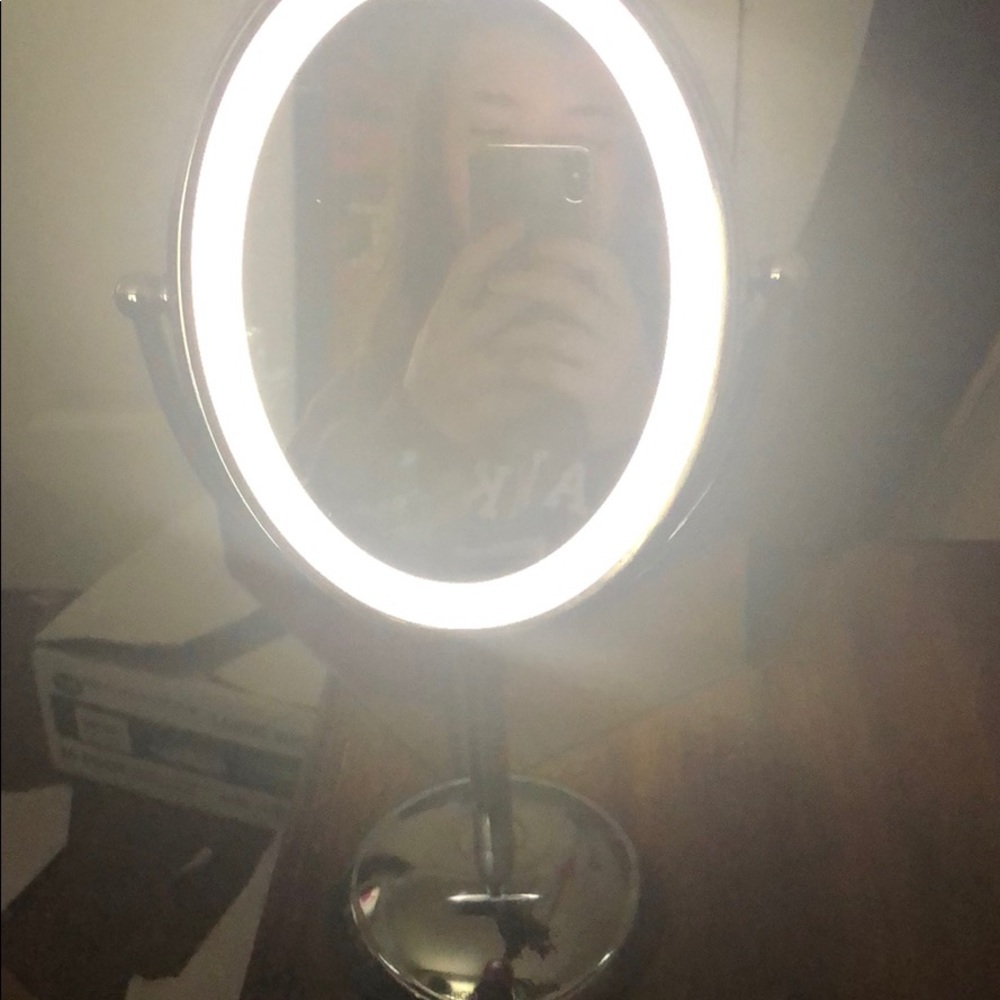 Cordless Light up mirror